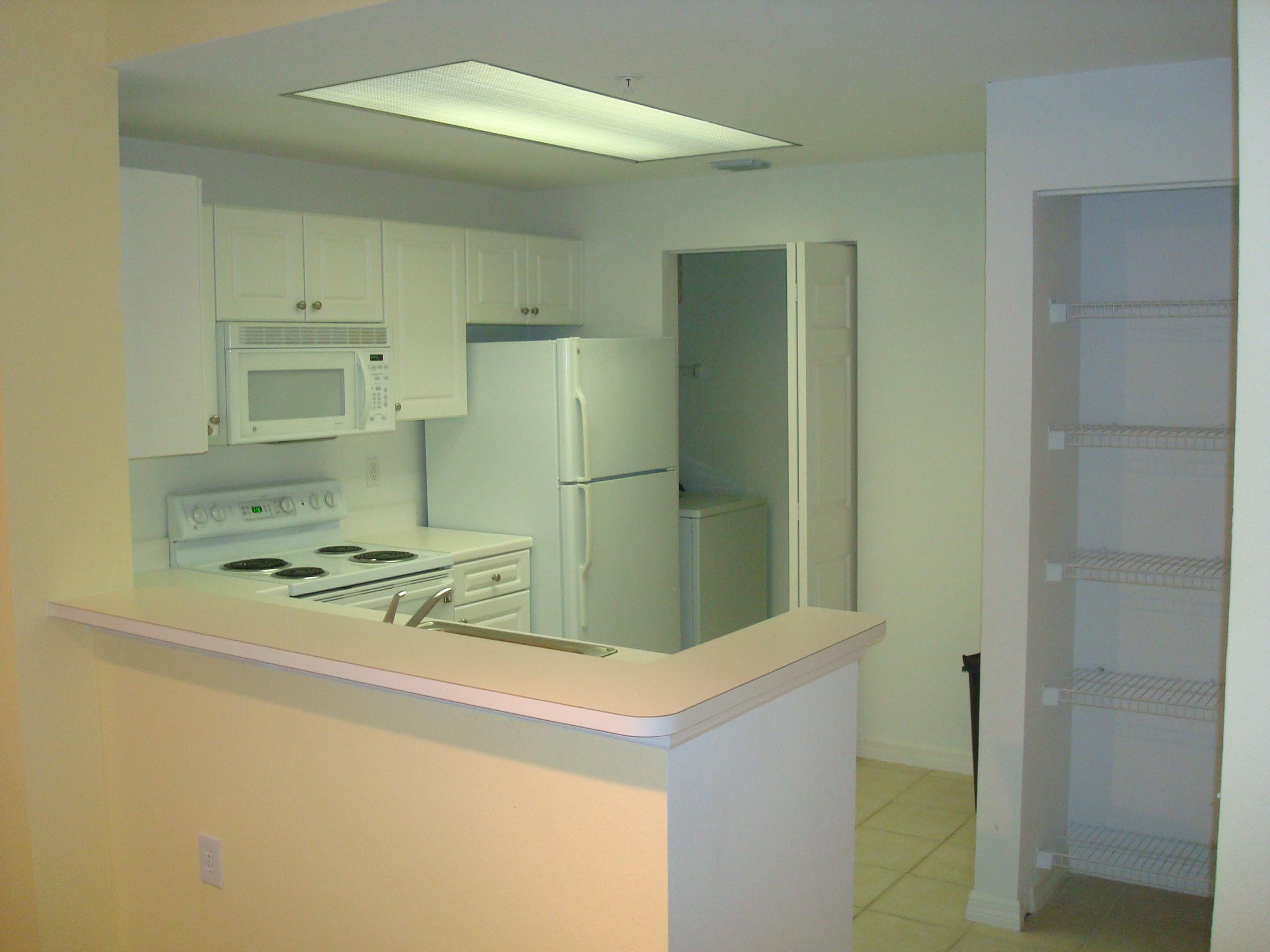 Palm Beach Gardens Condo: 2802 Sarento Place