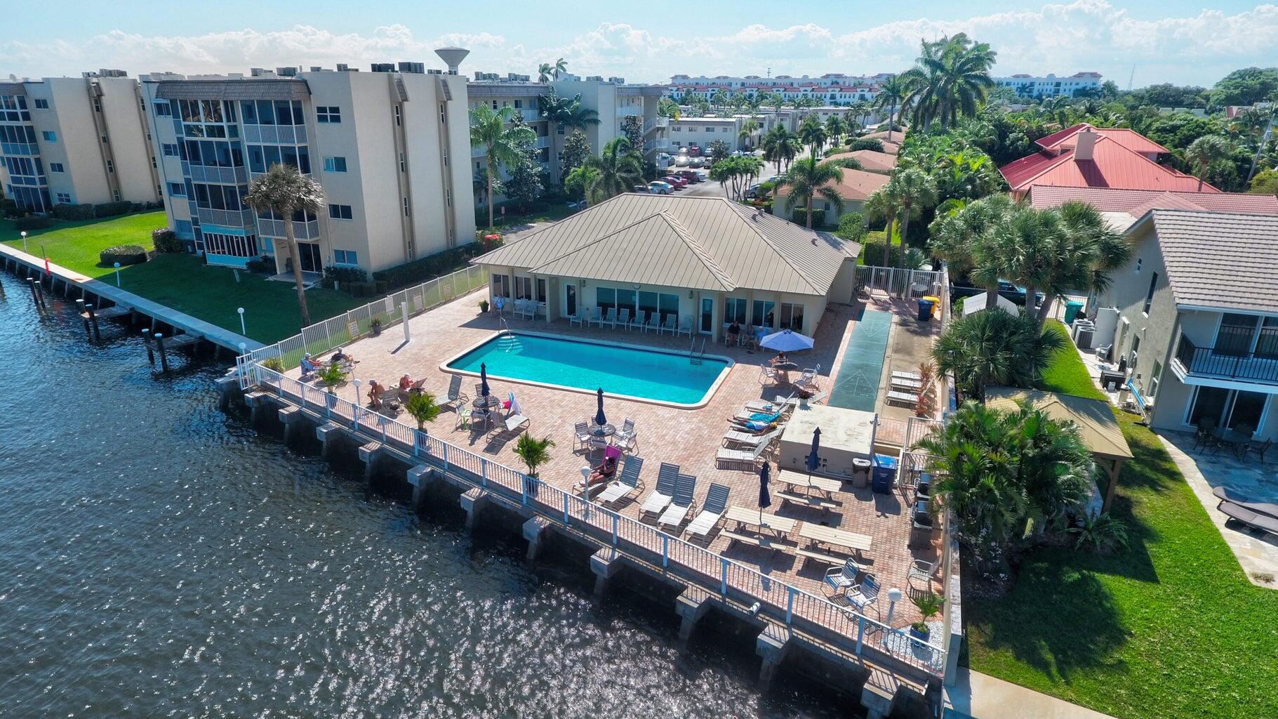 Boynton Beach Condo: 646 Snug Harbor Drive