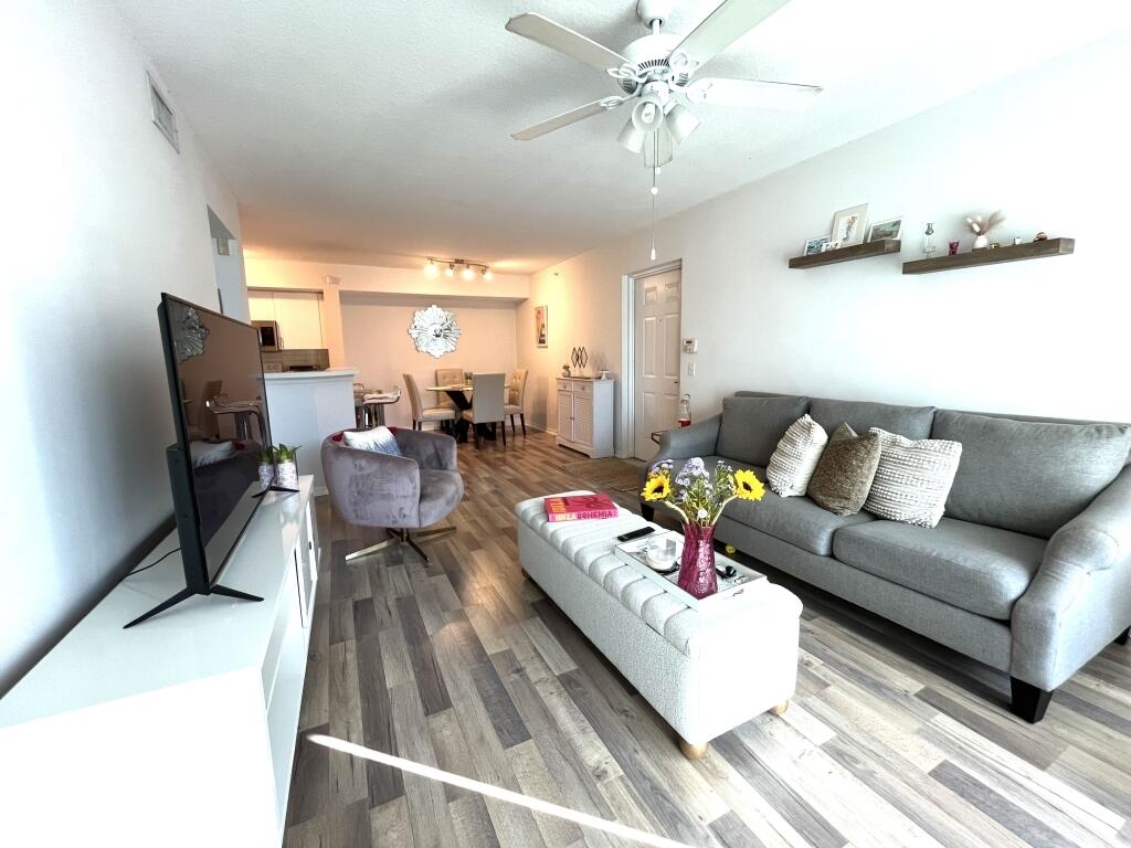 Boynton Beach Condo: 713 Villa Circle