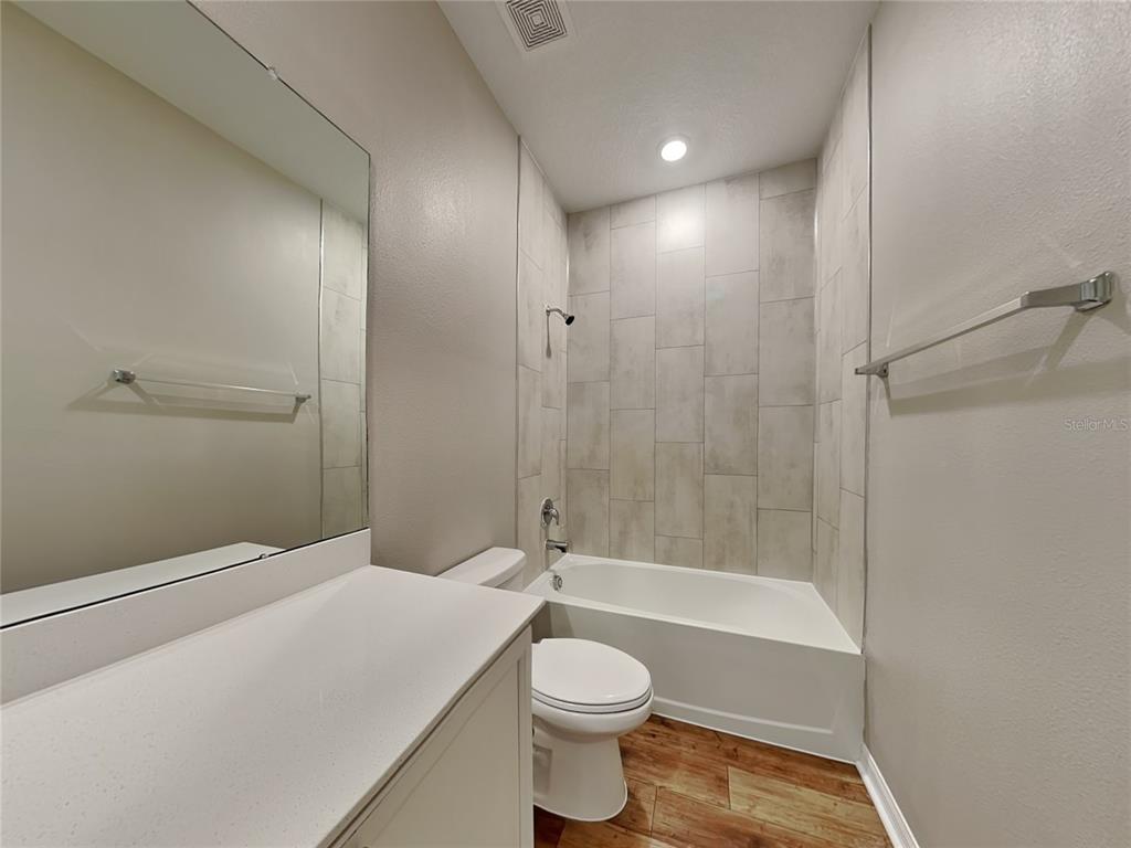 Lakeland Condo: Undisclosed Address