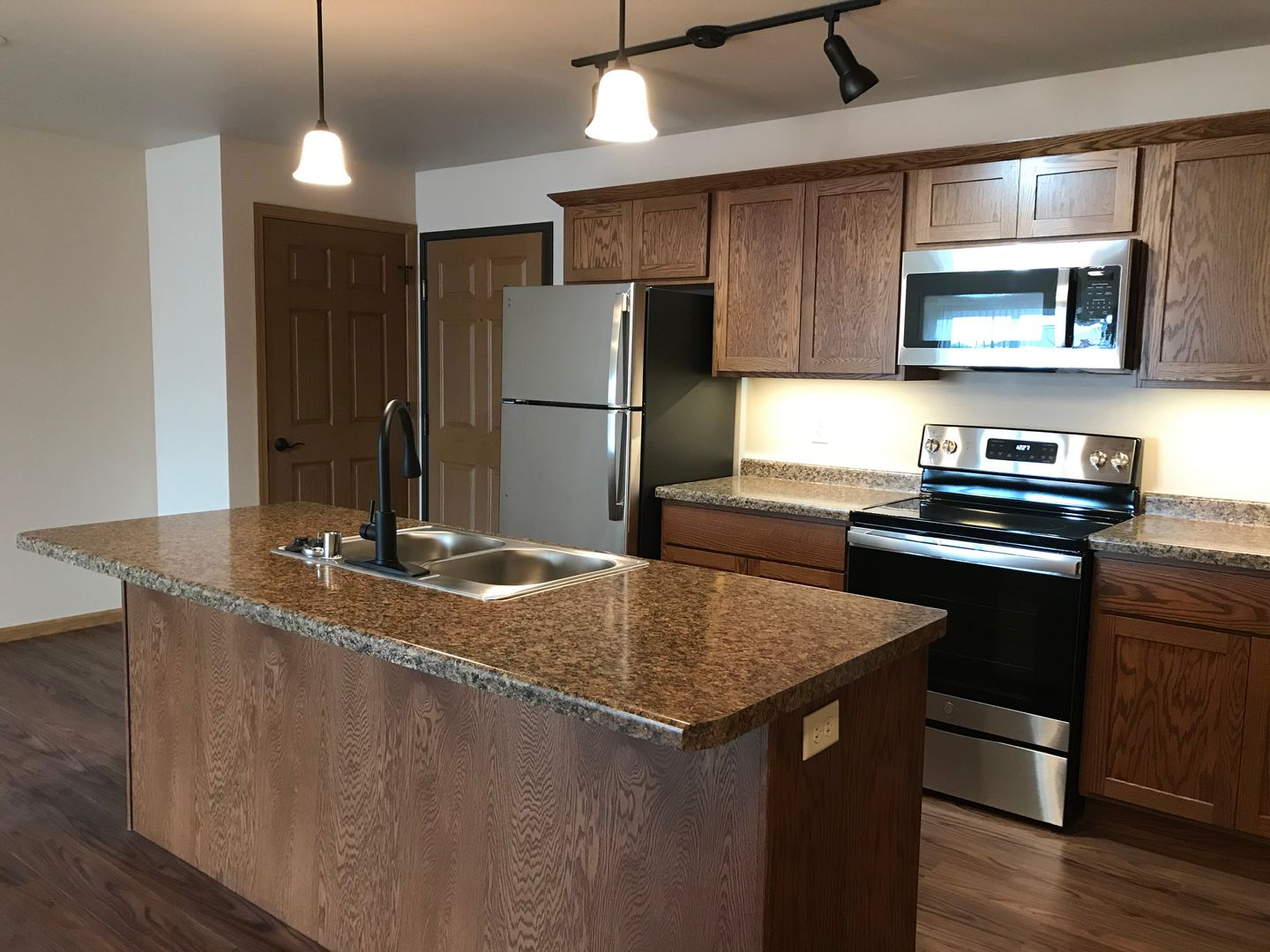 Tomah Apartment: 505 Larkin St