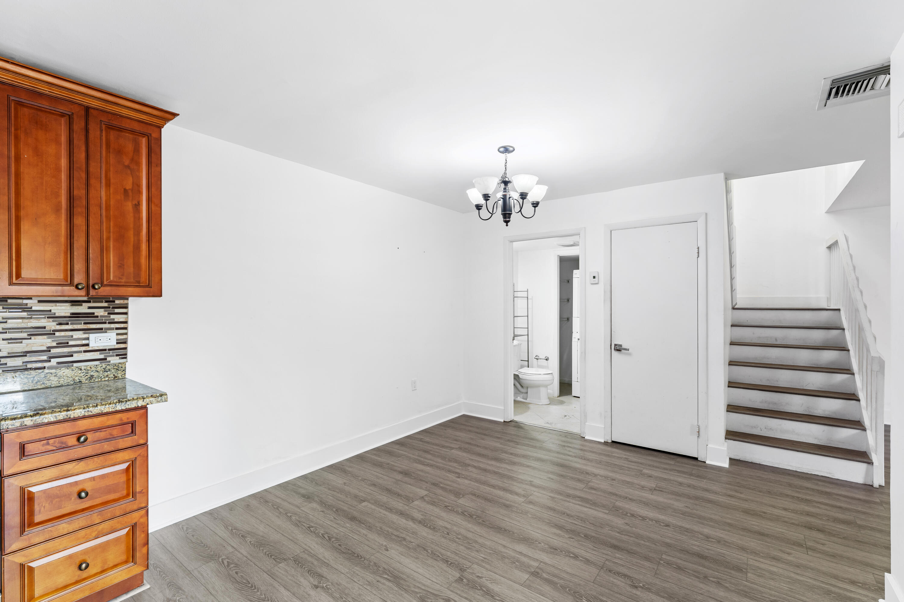 West Palm Beach Condo: 1700 Embassy Drive