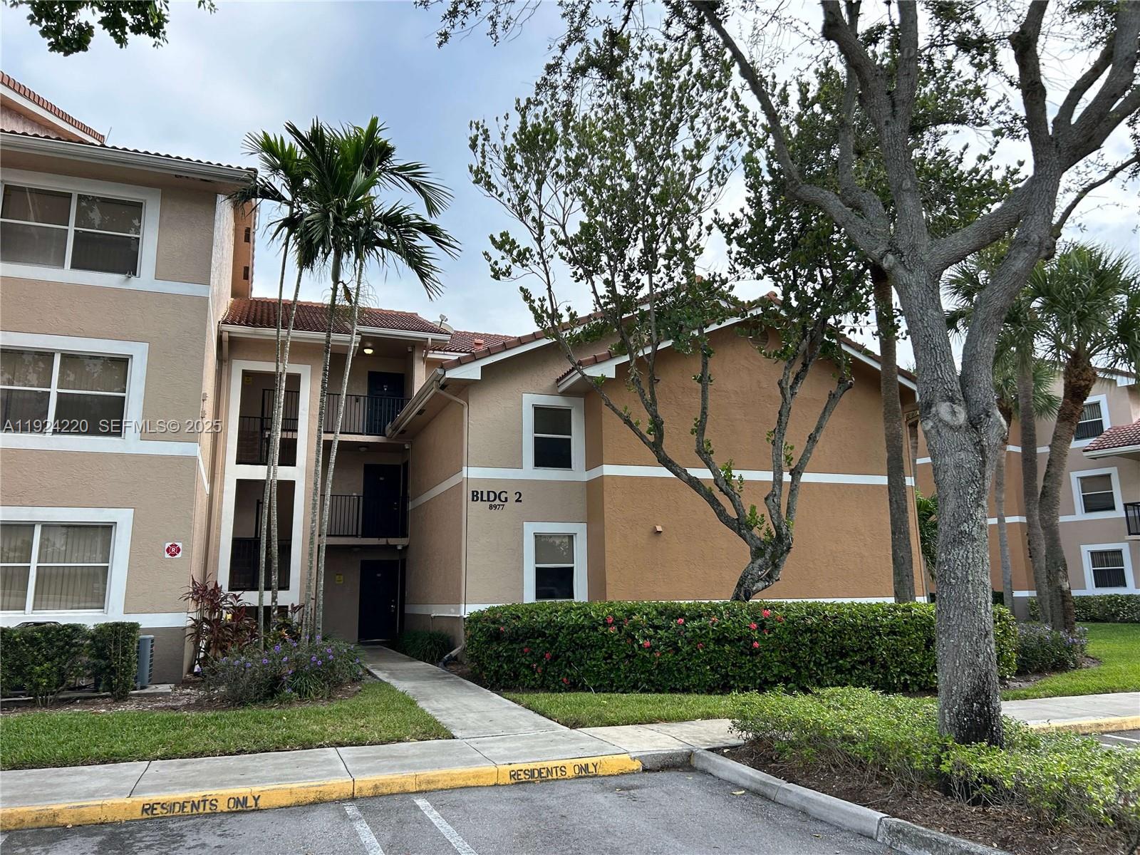 Coral Springs Condo: 8977 Wiles Road