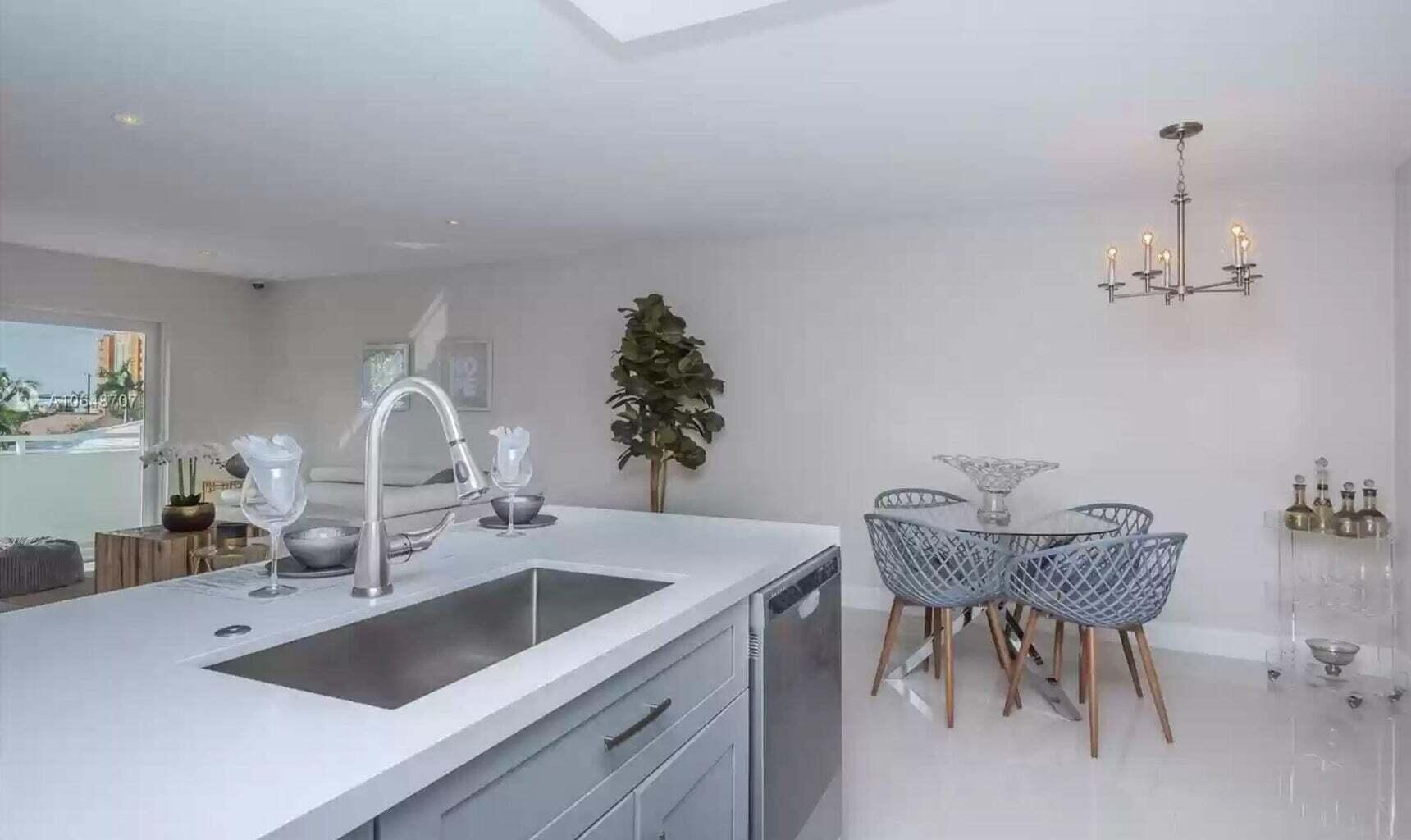 Pompano Beach Condo: 3212 Northeast 12th Street