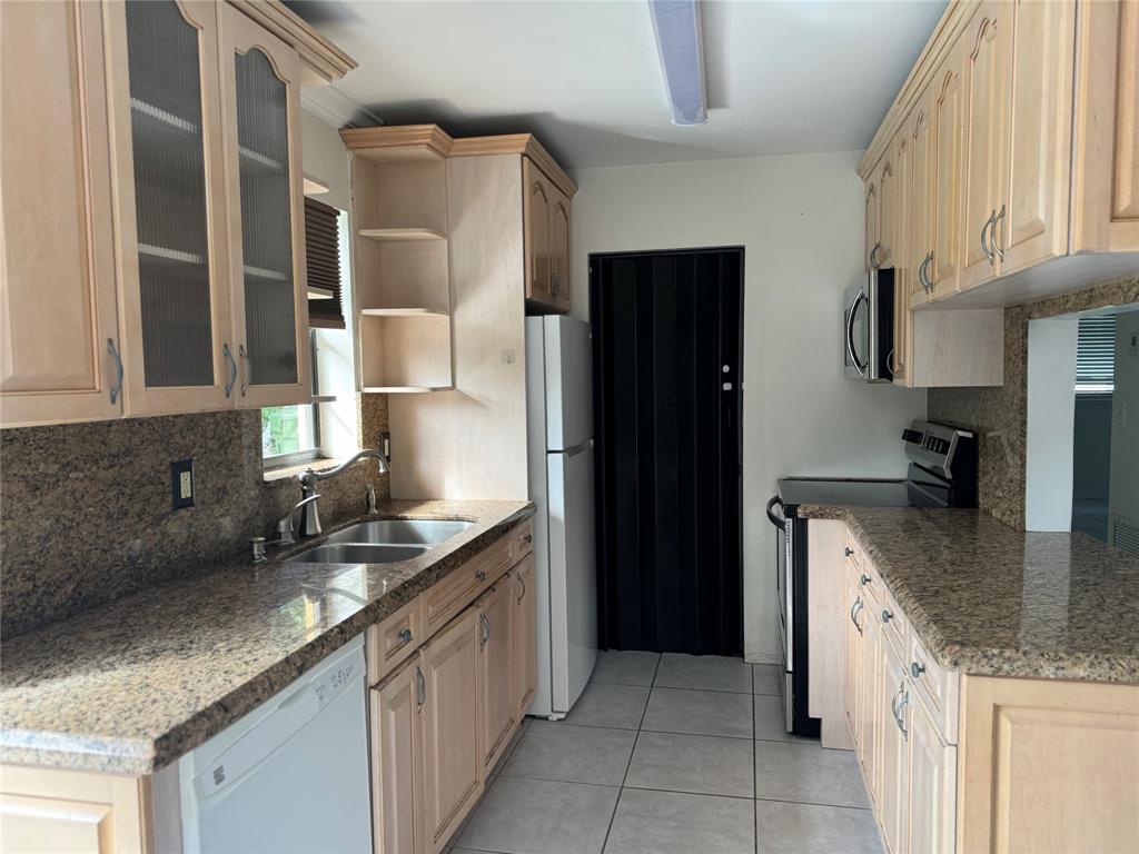 Margate Condo: 6101 Northwest 18th Street