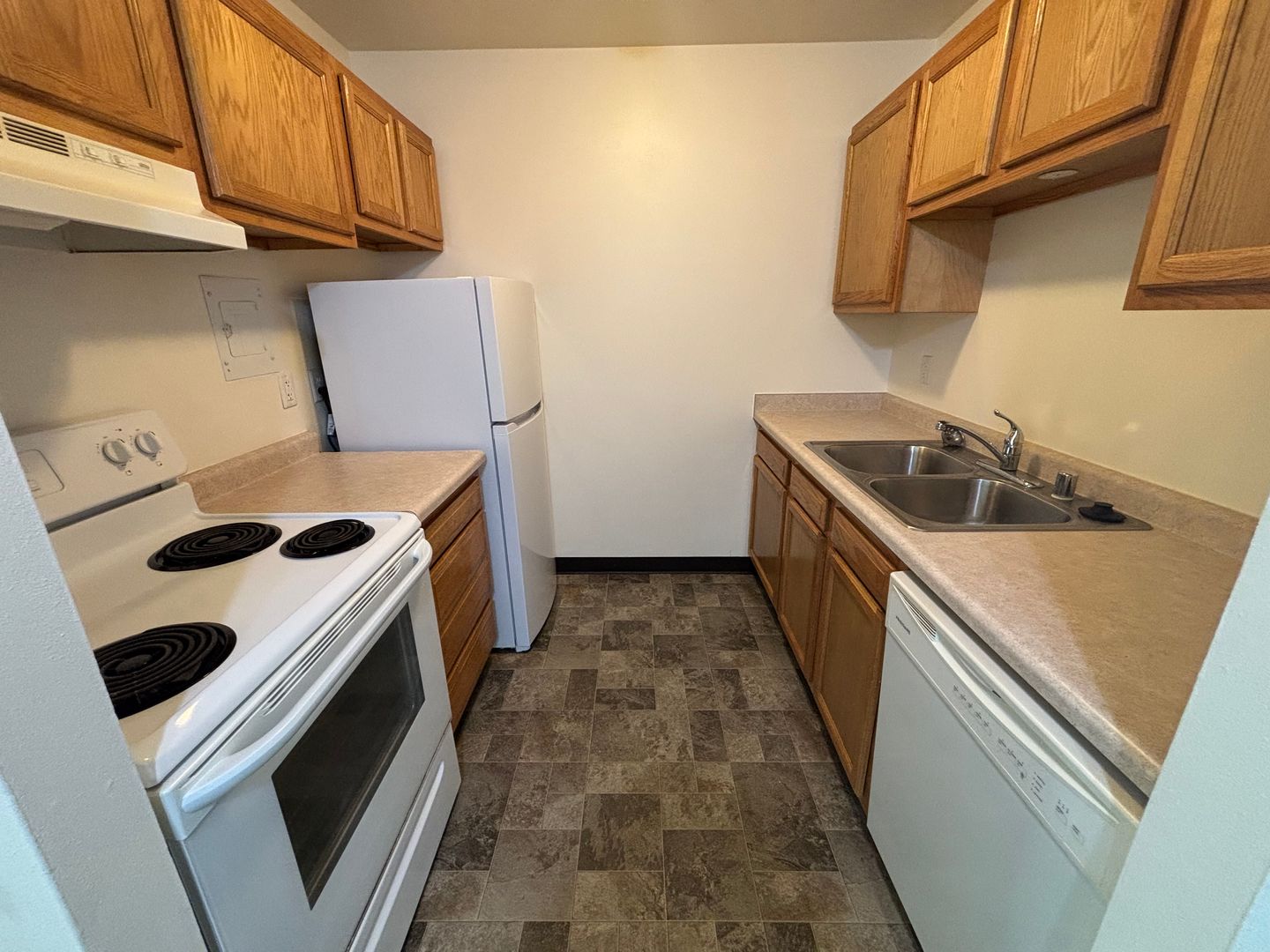 Sun Prairie Apartment: 242 Amber Trl