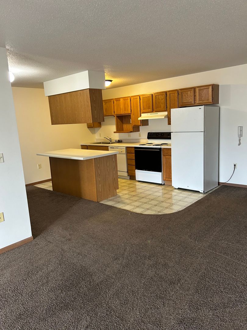Tomah Apartment: 1001 Grandview Ave