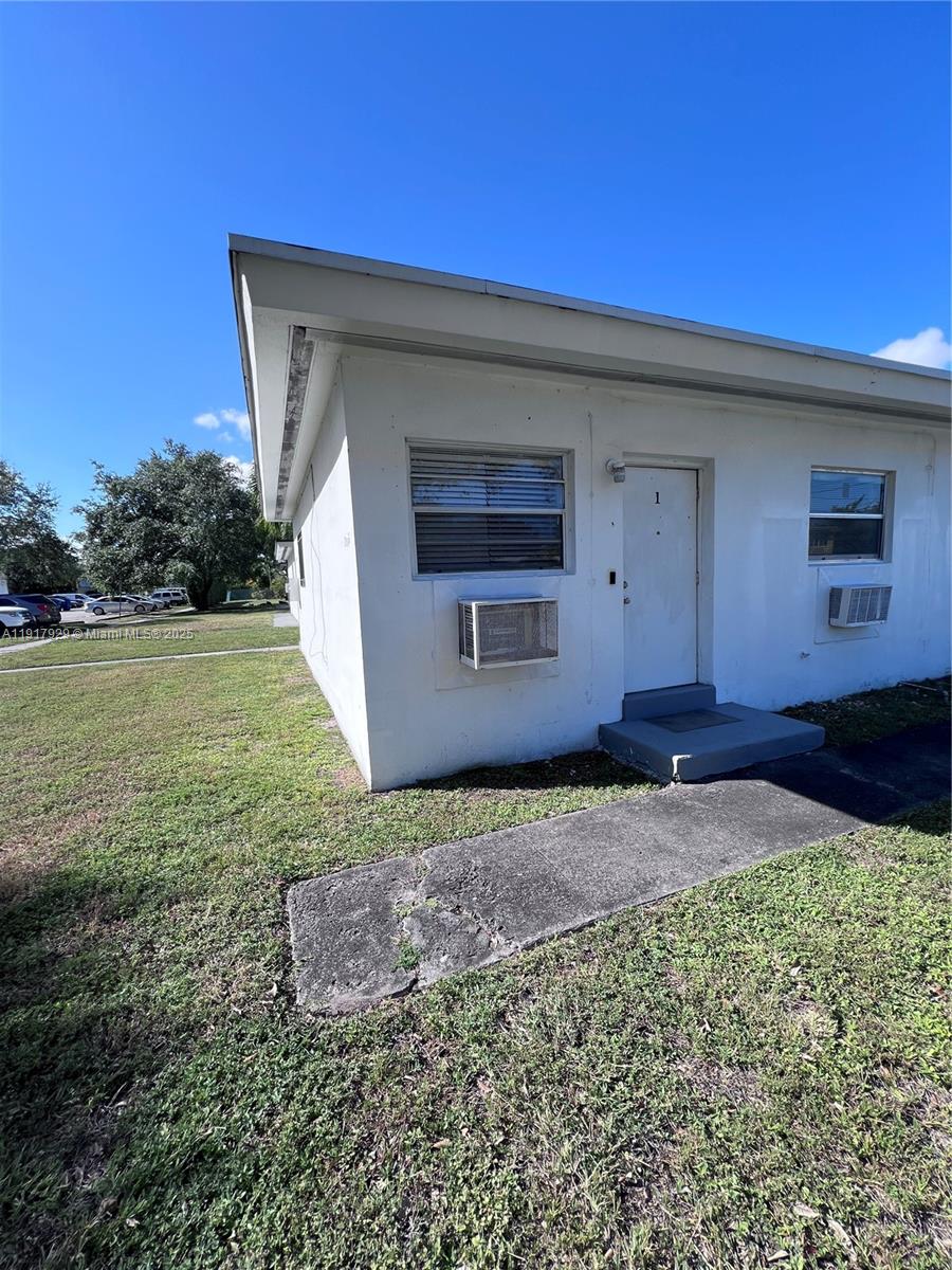North Miami Beach Condo: 1995 Northeast 167th Street