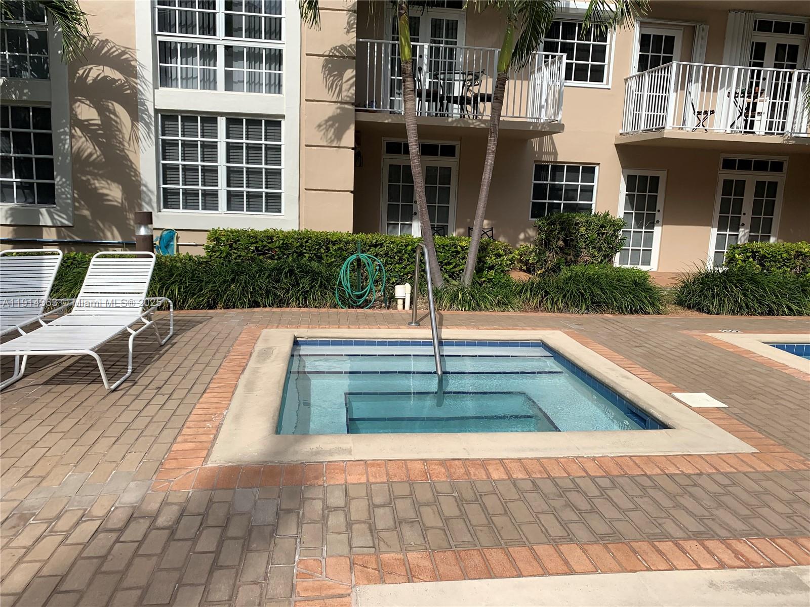Coral Gables Condo: 1280 South Alhambra Circle