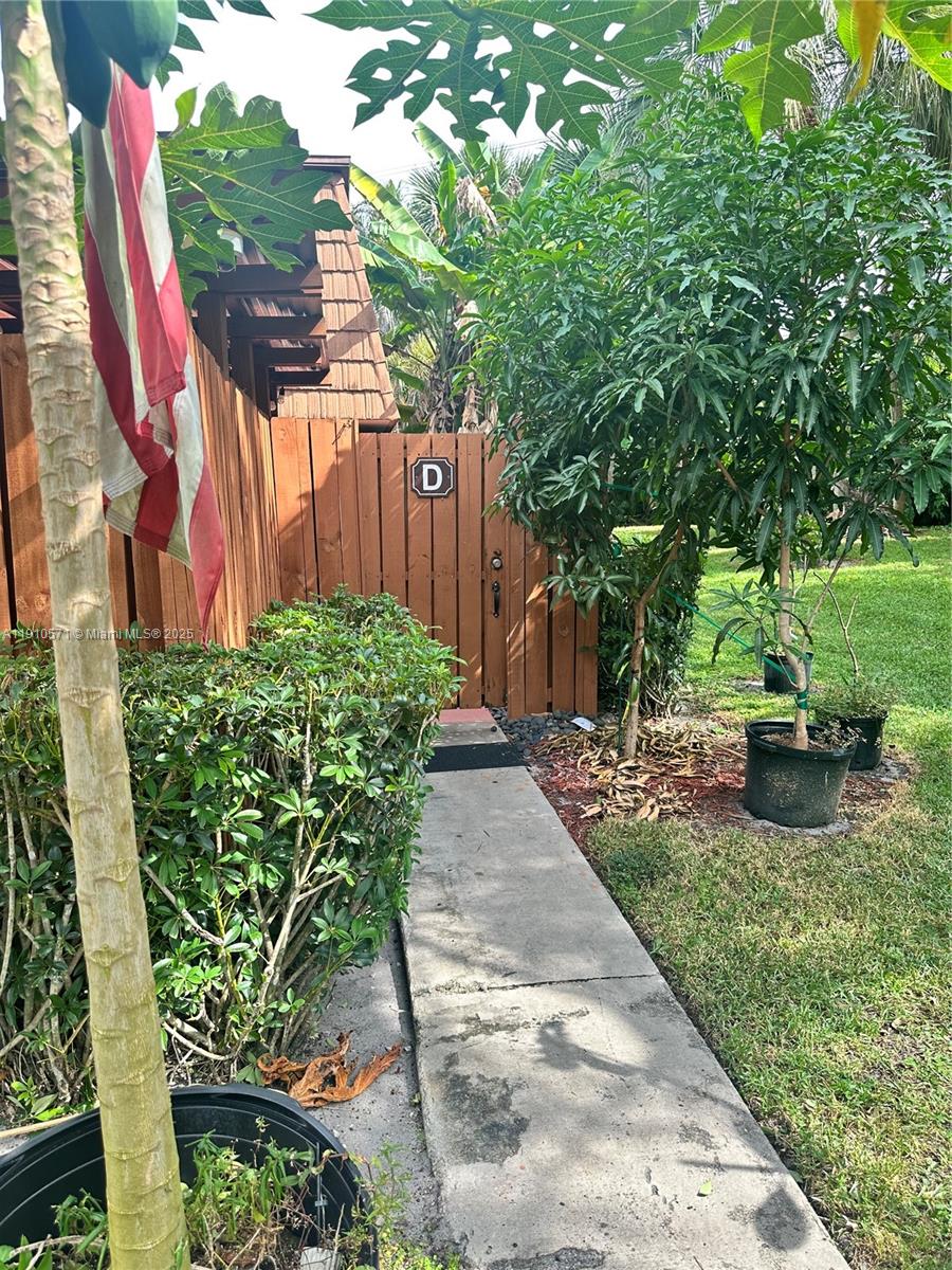 Davie Condo: 9156 Southwest 23rd Street