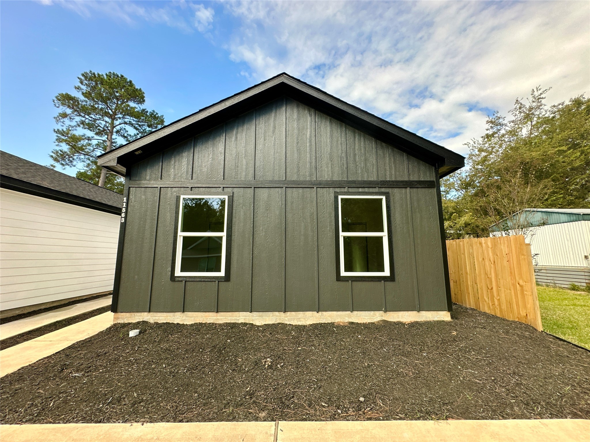 Willis Condo: 11559 Persimmon Street