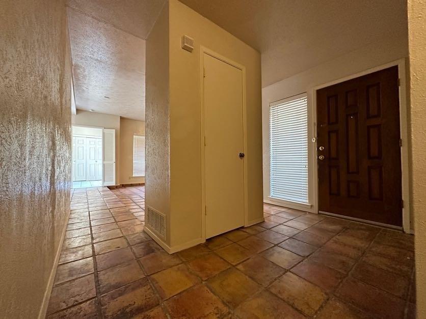Plano Condo: 1900 Tree House Lane