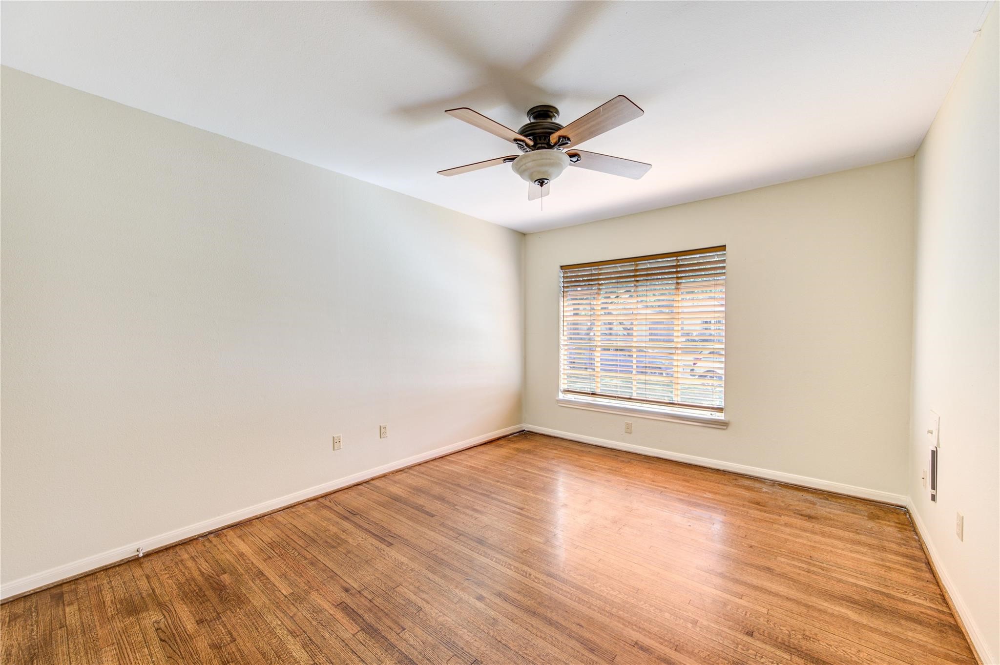 Houston Condo: 3930 Drake Street