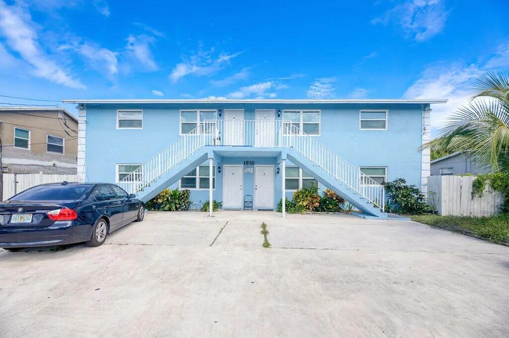 Riviera Beach Condo: 1618 West 26th Court