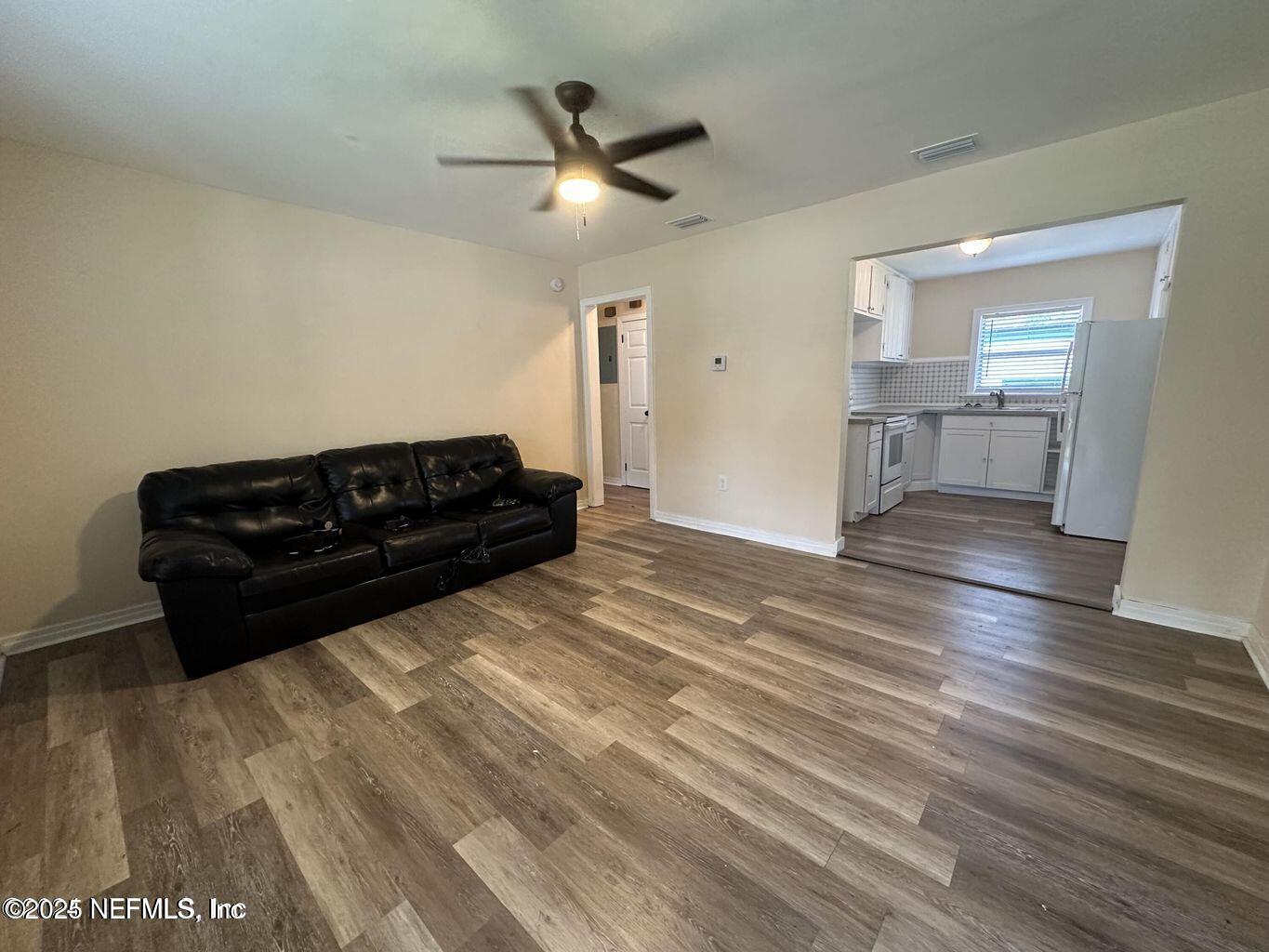 Jacksonville Condo: 803 Crestwood Street