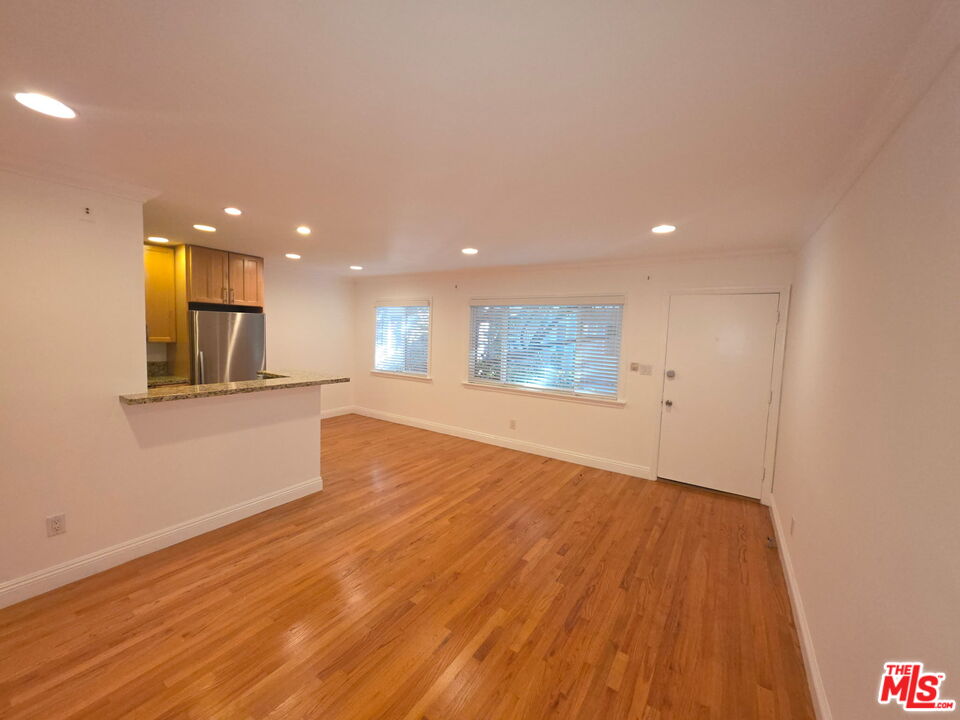 Venice Condo: 309 Broadway Street