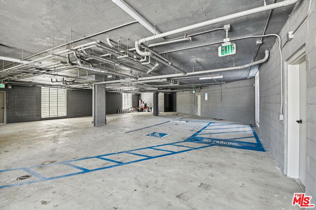 Inglewood Condo: 819 East La Palma Drive