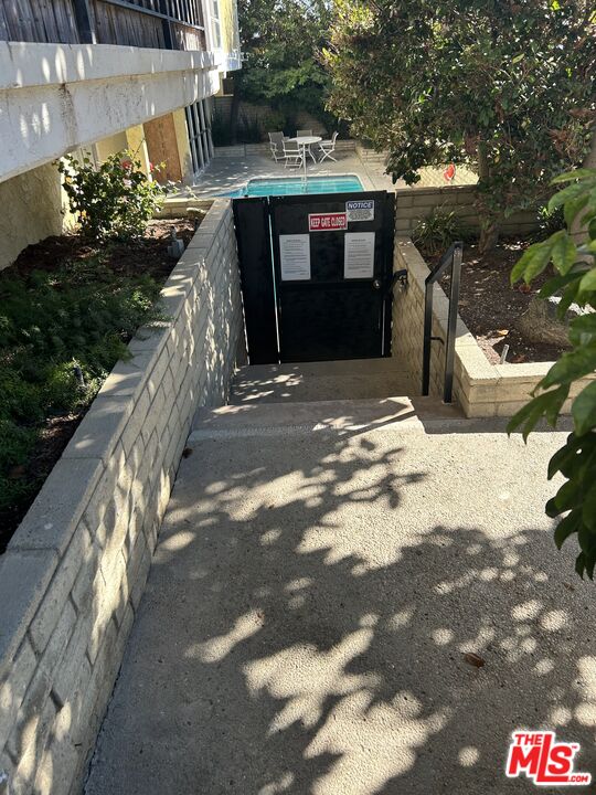 Santa Monica Condo: 1033 6th Street