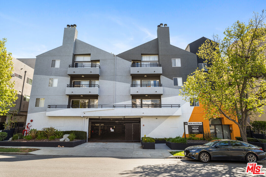 Los Angeles Condo: 1626 Malcolm Avenue