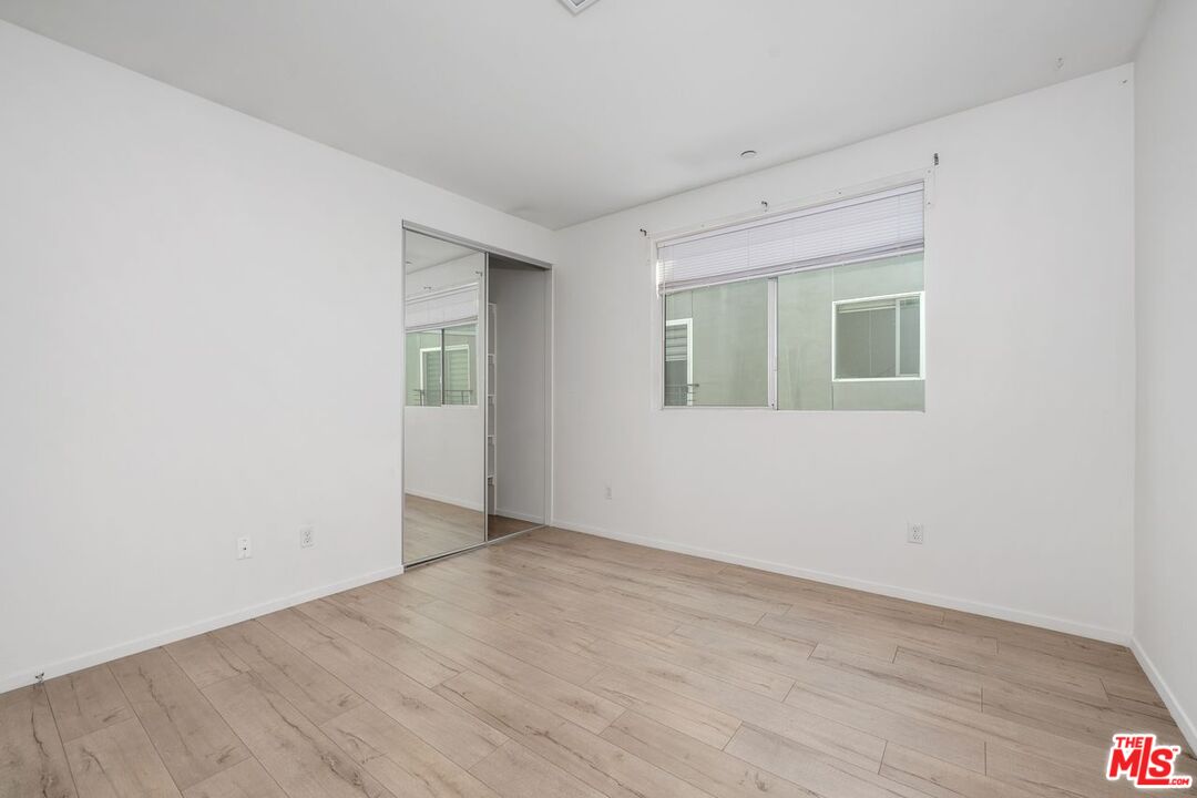 Los Angeles Condo: 1183 Crenshaw Boulevard