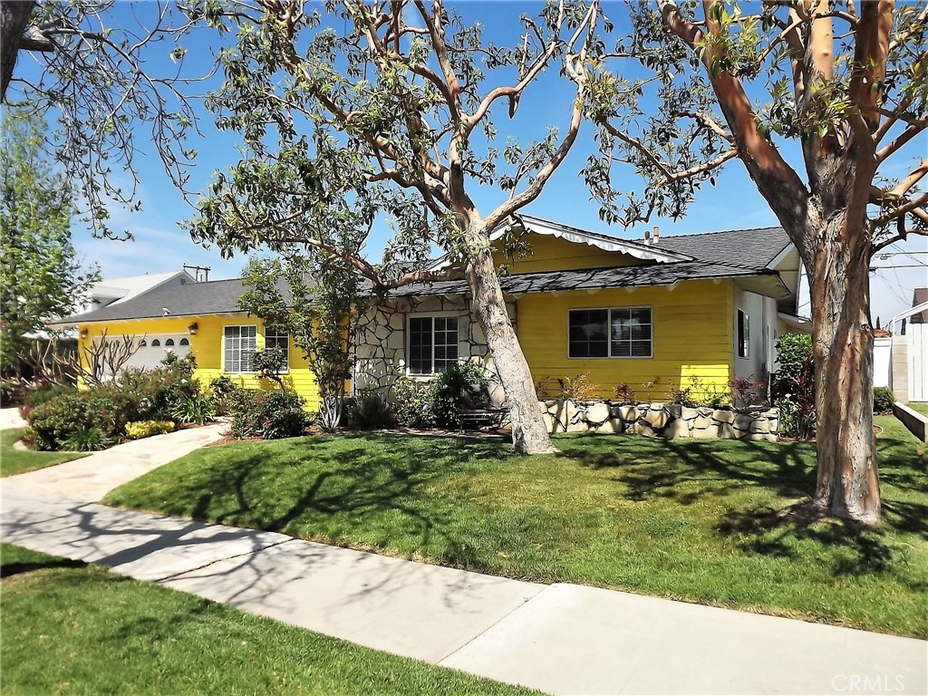 Orange Condo: 545 East Vista Del Gaviota Avenue