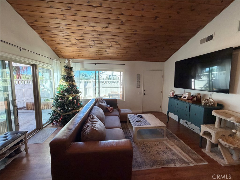 San Clemente Condo: 743 Calle Bahia