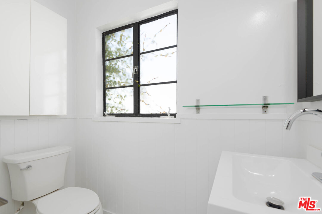 Los Angeles Condo: 822 North Detroit Street