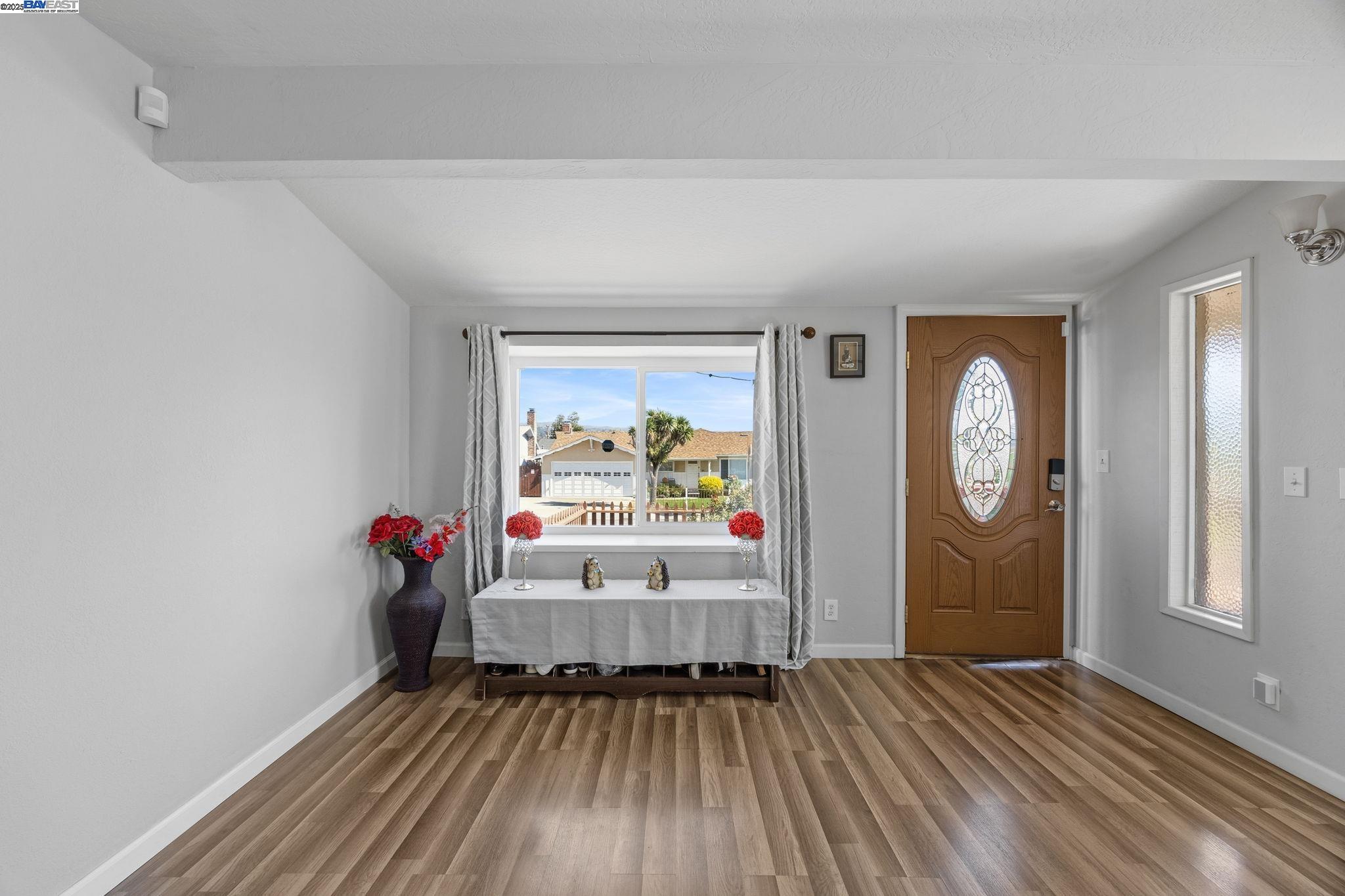 Castro Valley Condo: 19695 Bernal Street