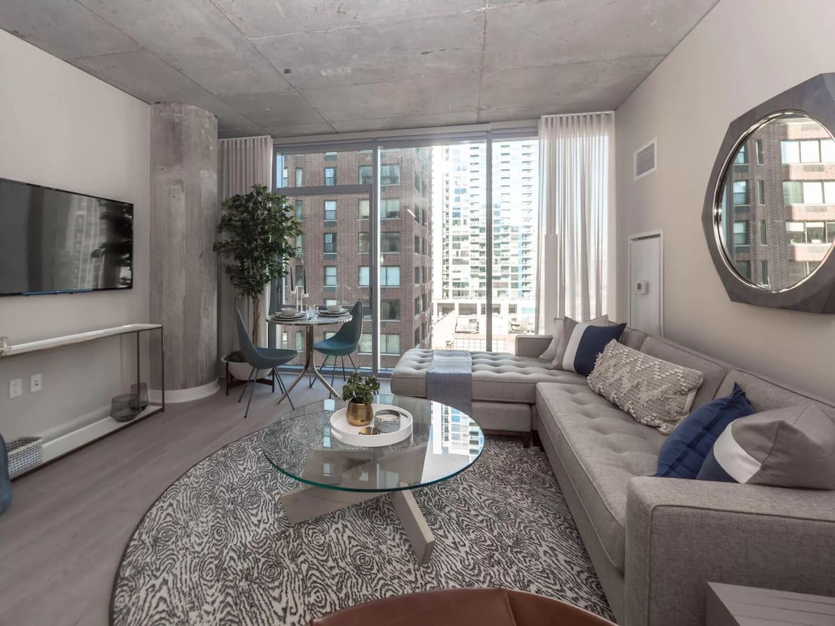Chicago Condo: 311 West Illinois St