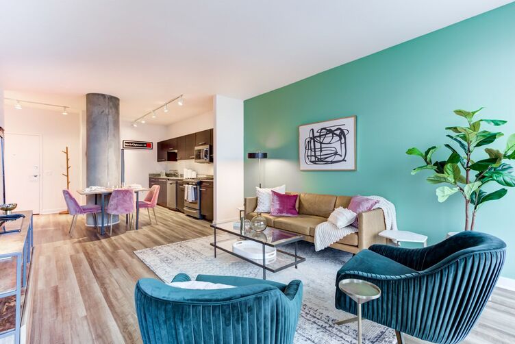 Chicago Condo: 840 West Blackhawk St