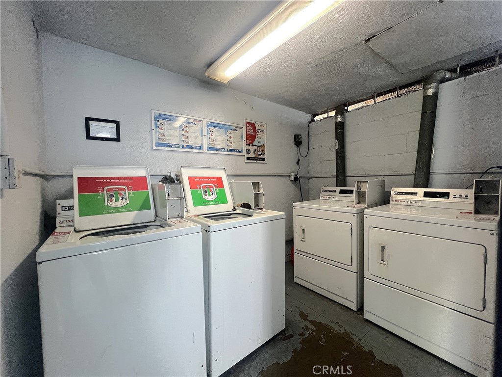 Hawthorne Condo: 12926 Doty Avenue