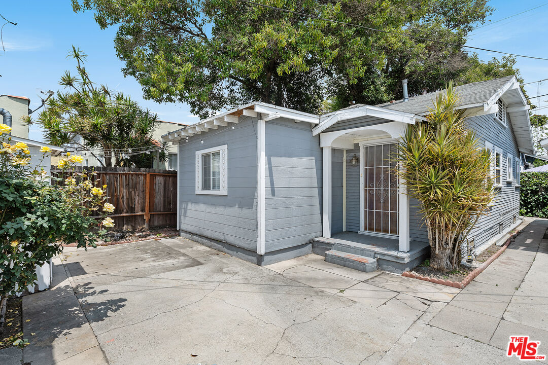 Los Angeles Condo: 2738 Cloverdale Avenue