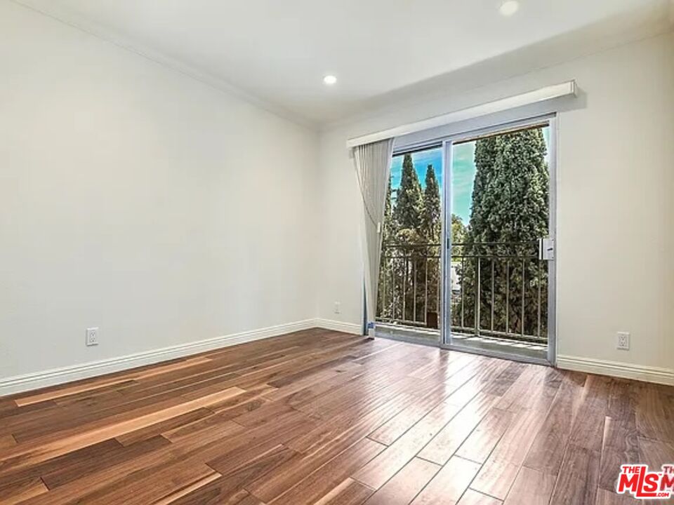 West Hollywood Condo: 1112 North Olive Drive