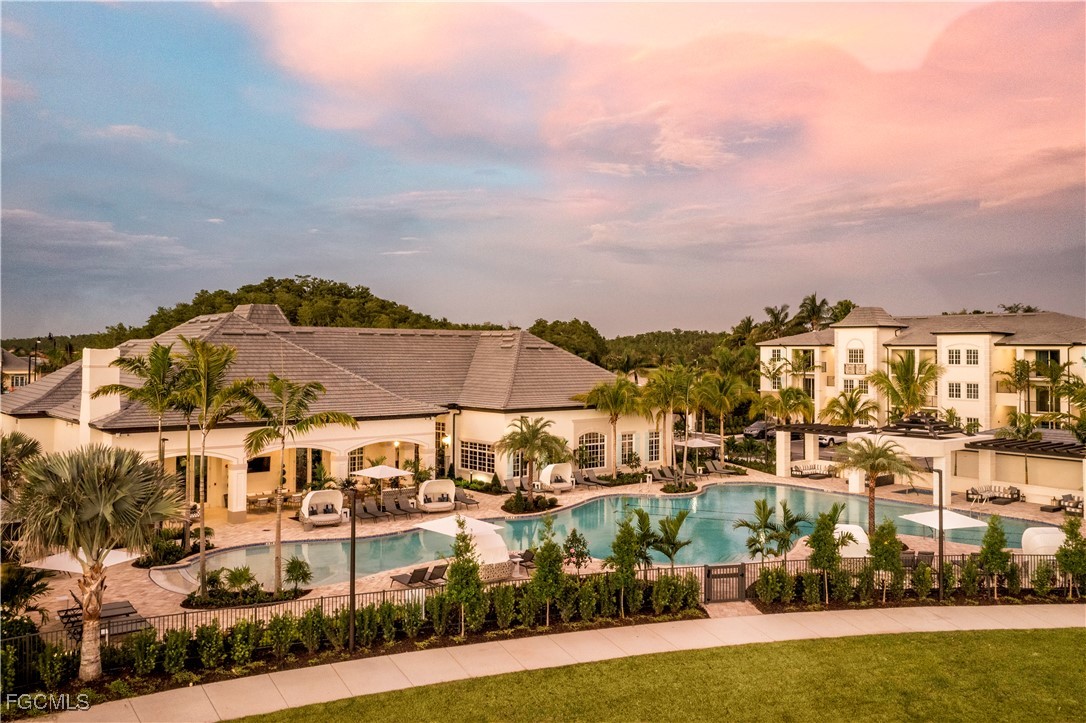 Fort Myers Condo: 12171 Treeline Avenue