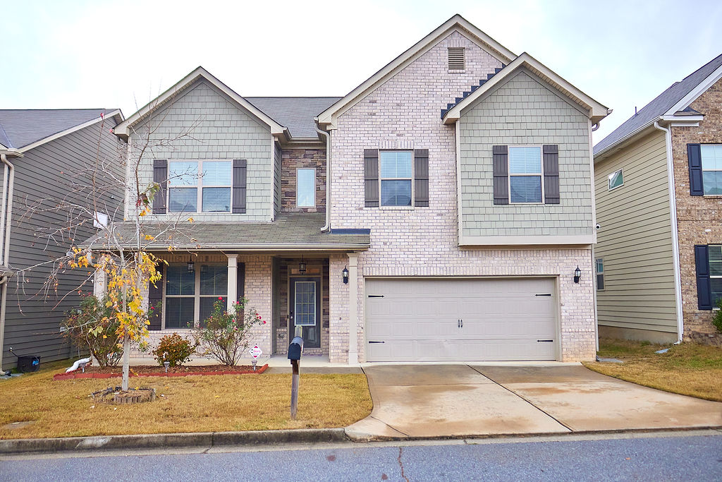 Fairburn House: 7687 Volion Dr