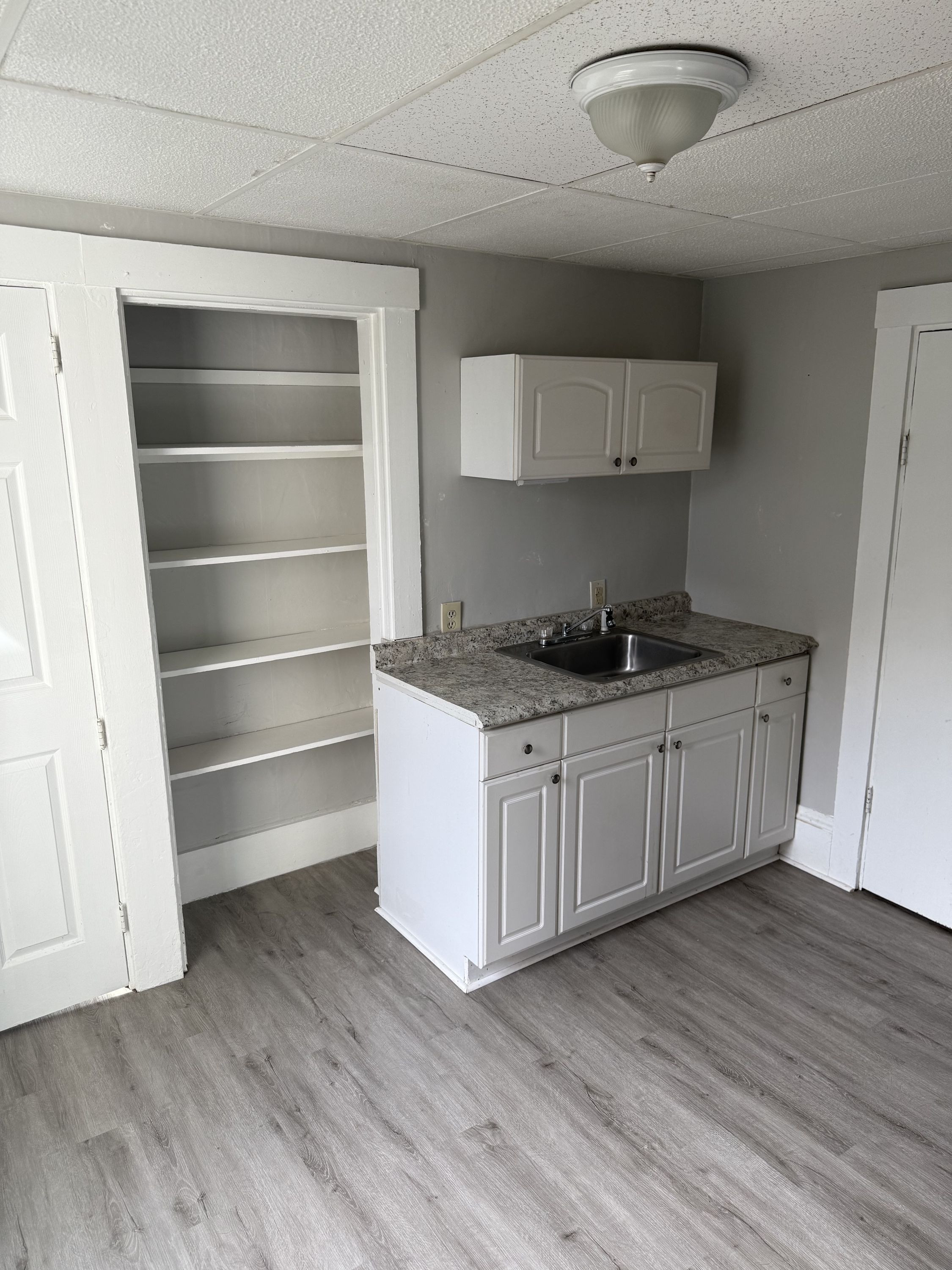 Gardiner Apartment: 22 Highland Ave