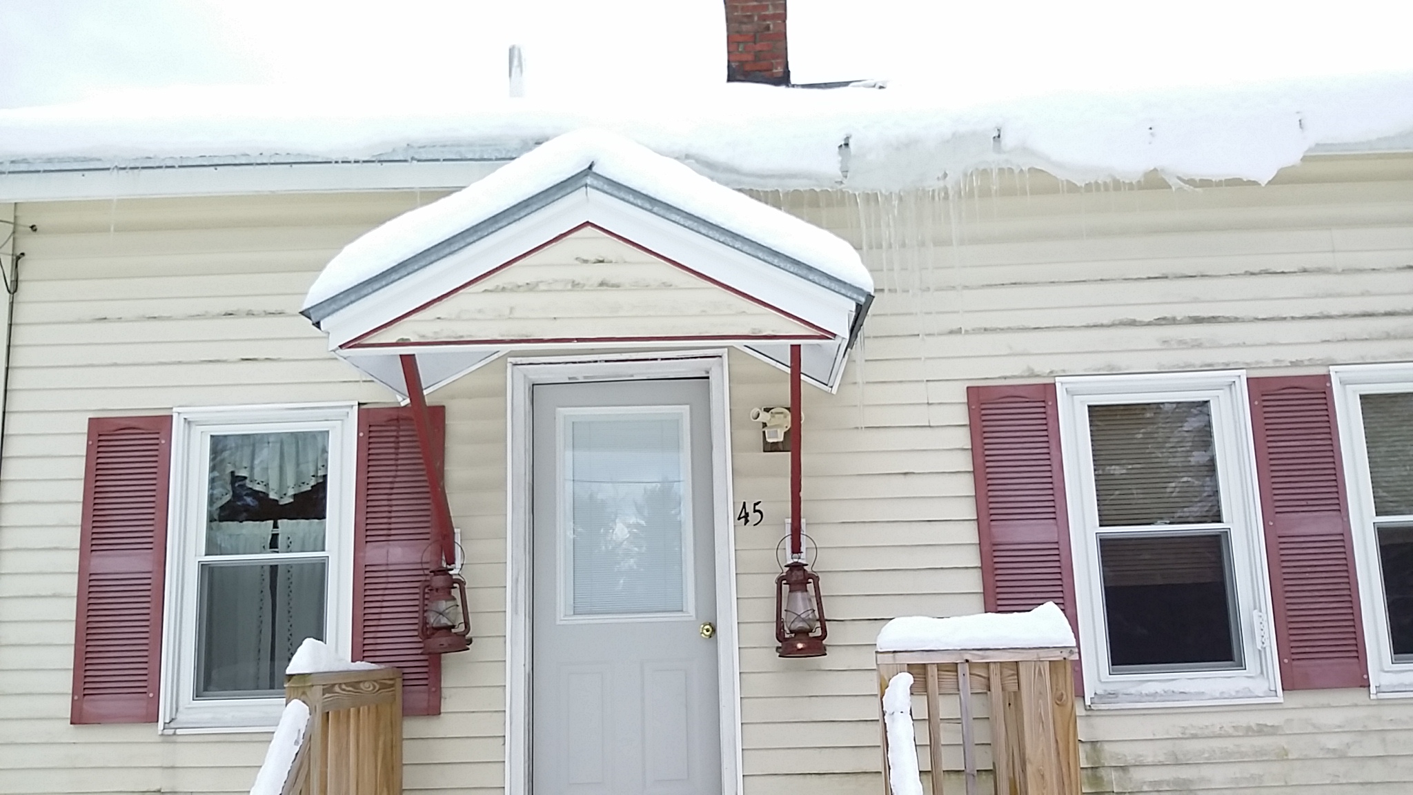 Vassalboro House: 45 Getchell Corner Rd. House