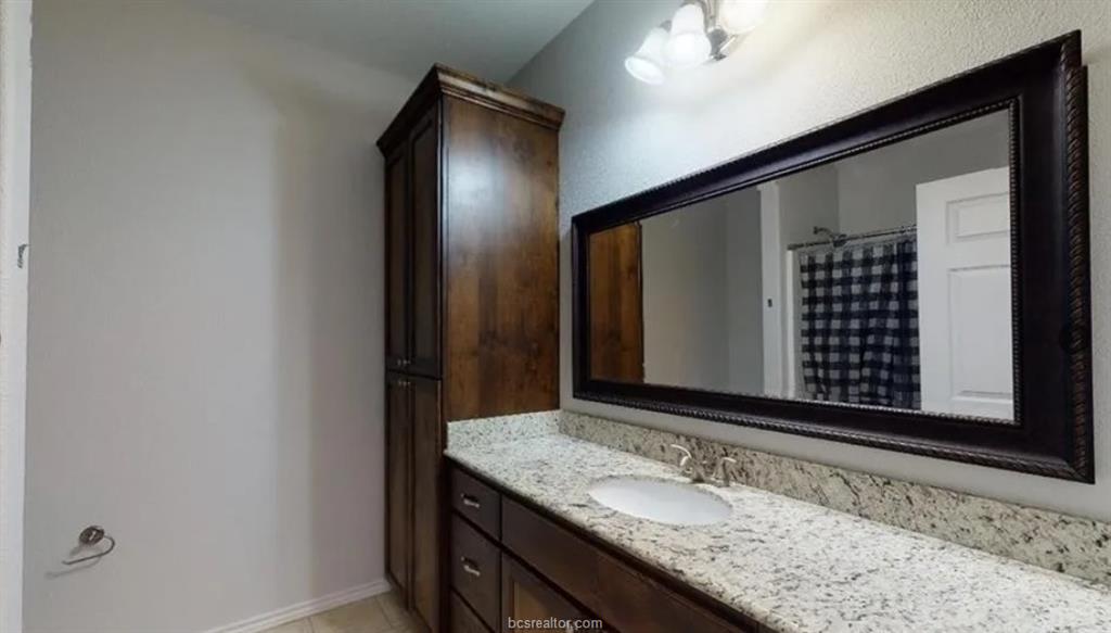 College Station Condo: 307 Boyett Street