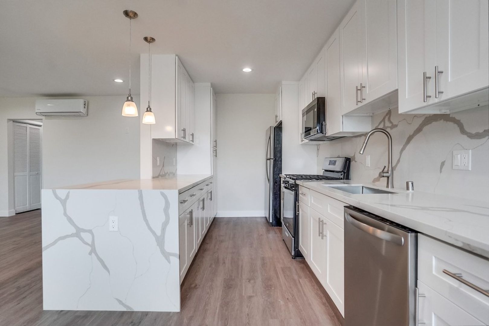 Los Angeles Condo: 4045 Stevely Ave