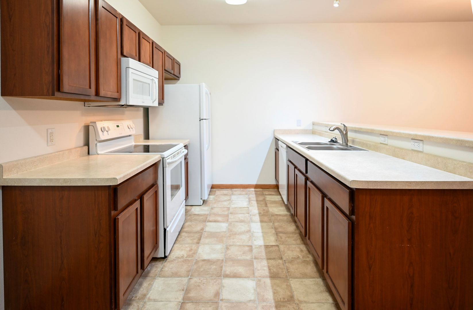 OREGON Apartment: 218 WOLFE St