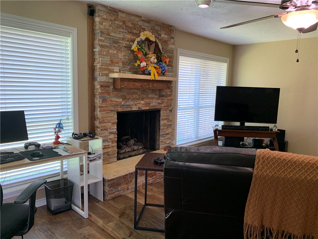 Bryan Condo: 2917 Braeburn