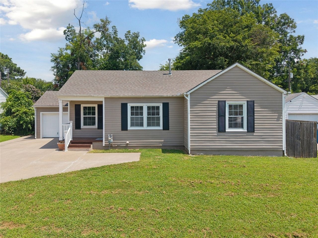 Tulsa House: 1417 S Quebec Ave