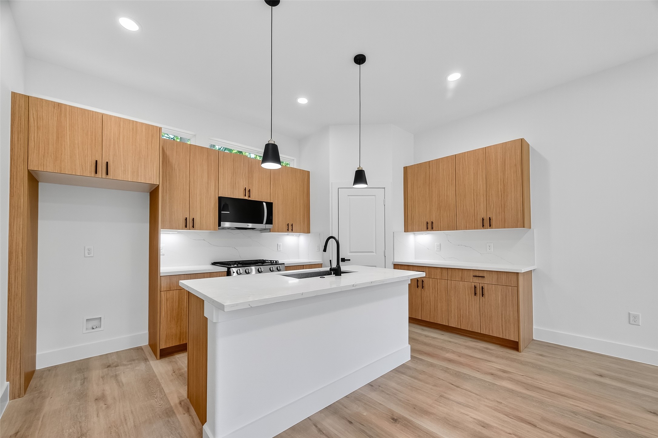 Houston Condo: 3311 Nettleton Street