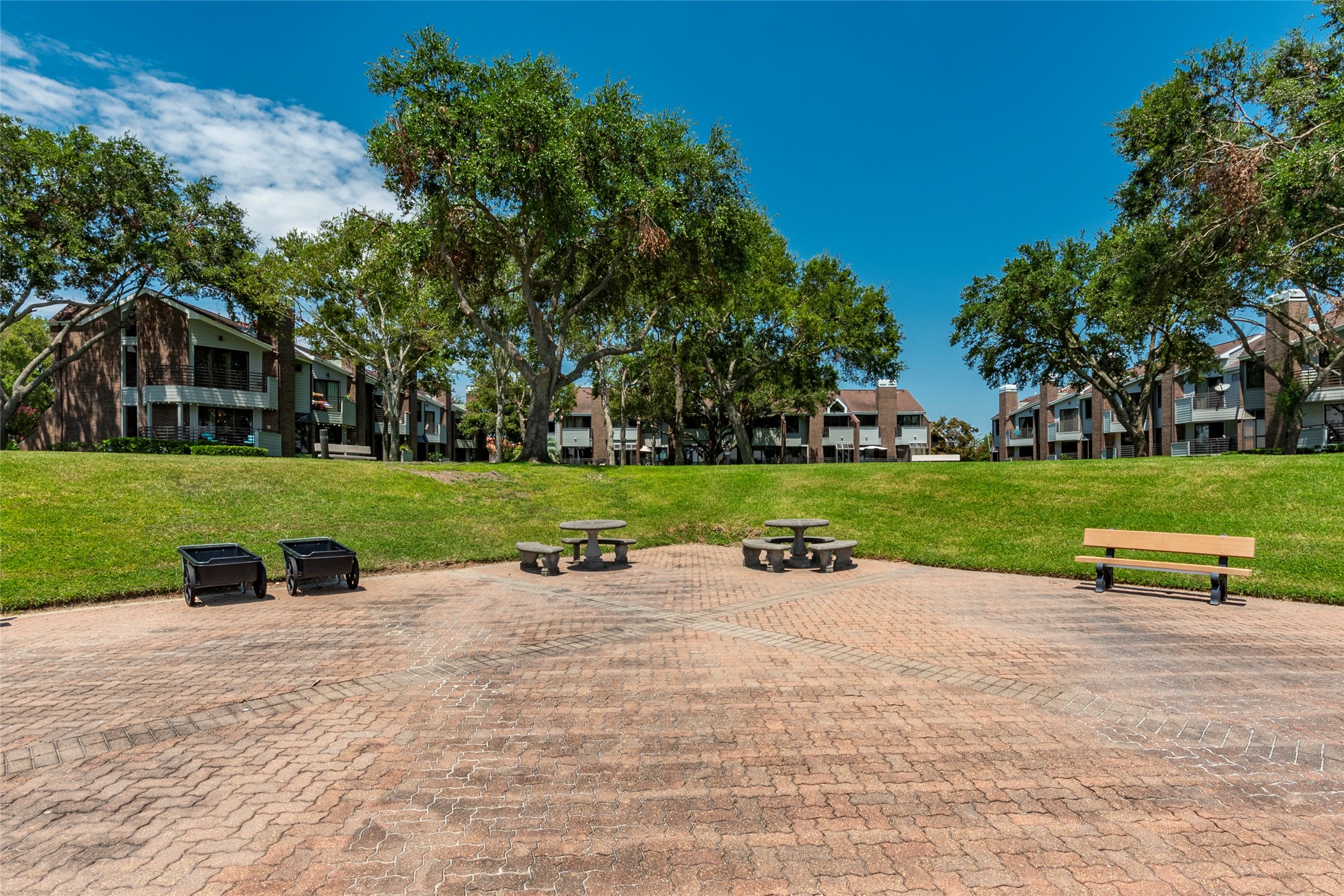 League City Condo: 2037 Enterprise Avenue