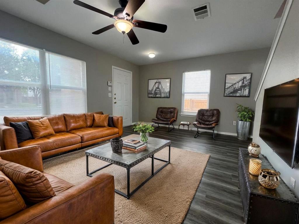 Del Valle Condo: 13120 Dearbonne Drive