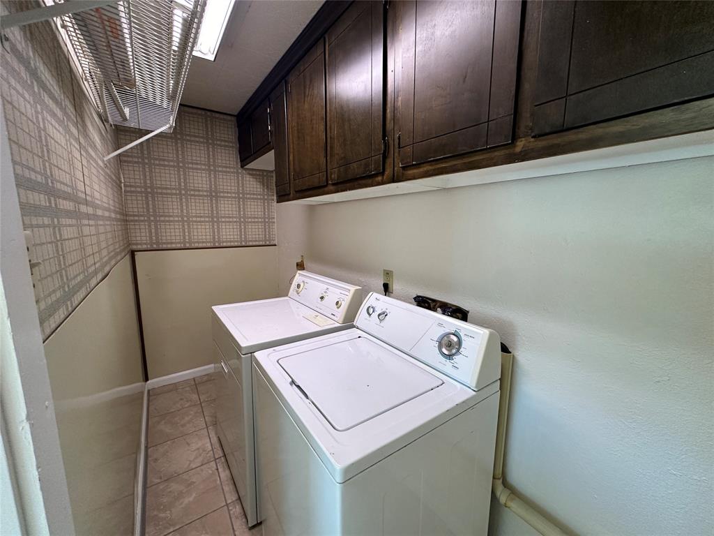 Hurst Condo: 237 Arthur Drive