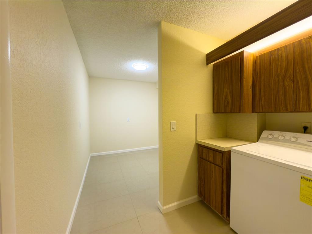 Davie Condo: 1701 Whitehall Drive