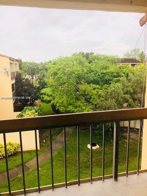 Sunrise Condo: 7795 Grande Street