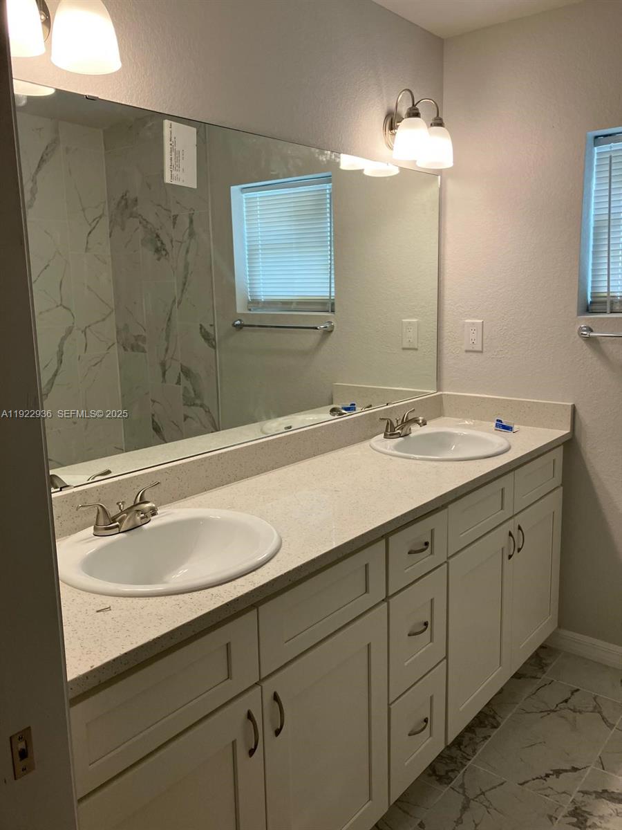 Sebring Condo: 434 Poinsettia Avenue