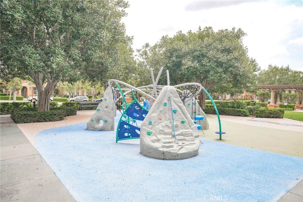 Irvine Condo: 31 Bell Chime